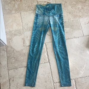 Niyama Sol Blue/Green Patterned Leggings Size Sm